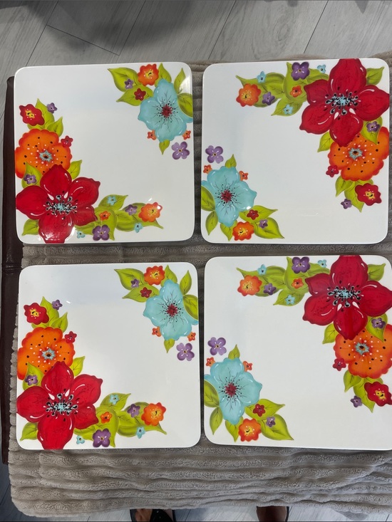 Other - Set of 4 Floral Square plastic DINNER Plates - Red, Orange, Aqua, Green Accents
